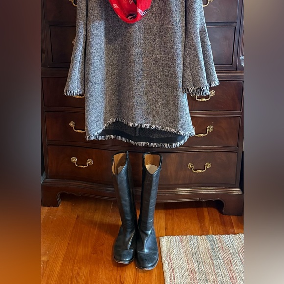 Ellie & Jane tunic dress
USED
Boots and scarf not included - Picture 9 of 9